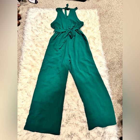 🌲White Birch Emerald Green Tiered Halter Neck Jumpsuit🌲 - Picture 2 of 6